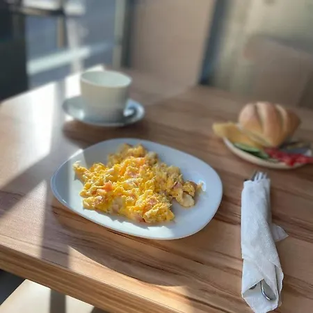 Bed & Breakfast Kamienica Morska 3*